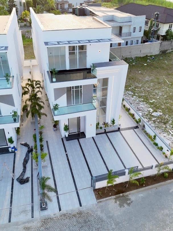 5 Bedroom Fully Detached Duplex for Sale — Osapa London, Lekki - Property in Osapa London