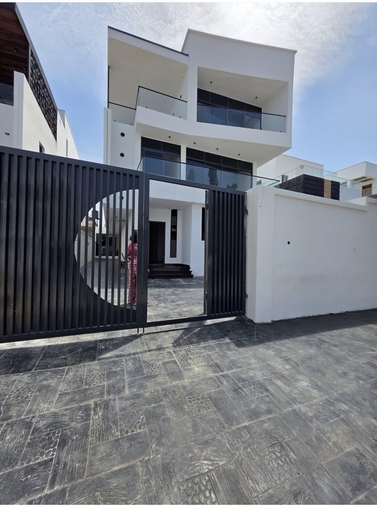 5-Bedroom Rooftop Pool Duplex for Sale in Lekki Phase 1 — ₦1.4Billion - Property in Lekki phase 1