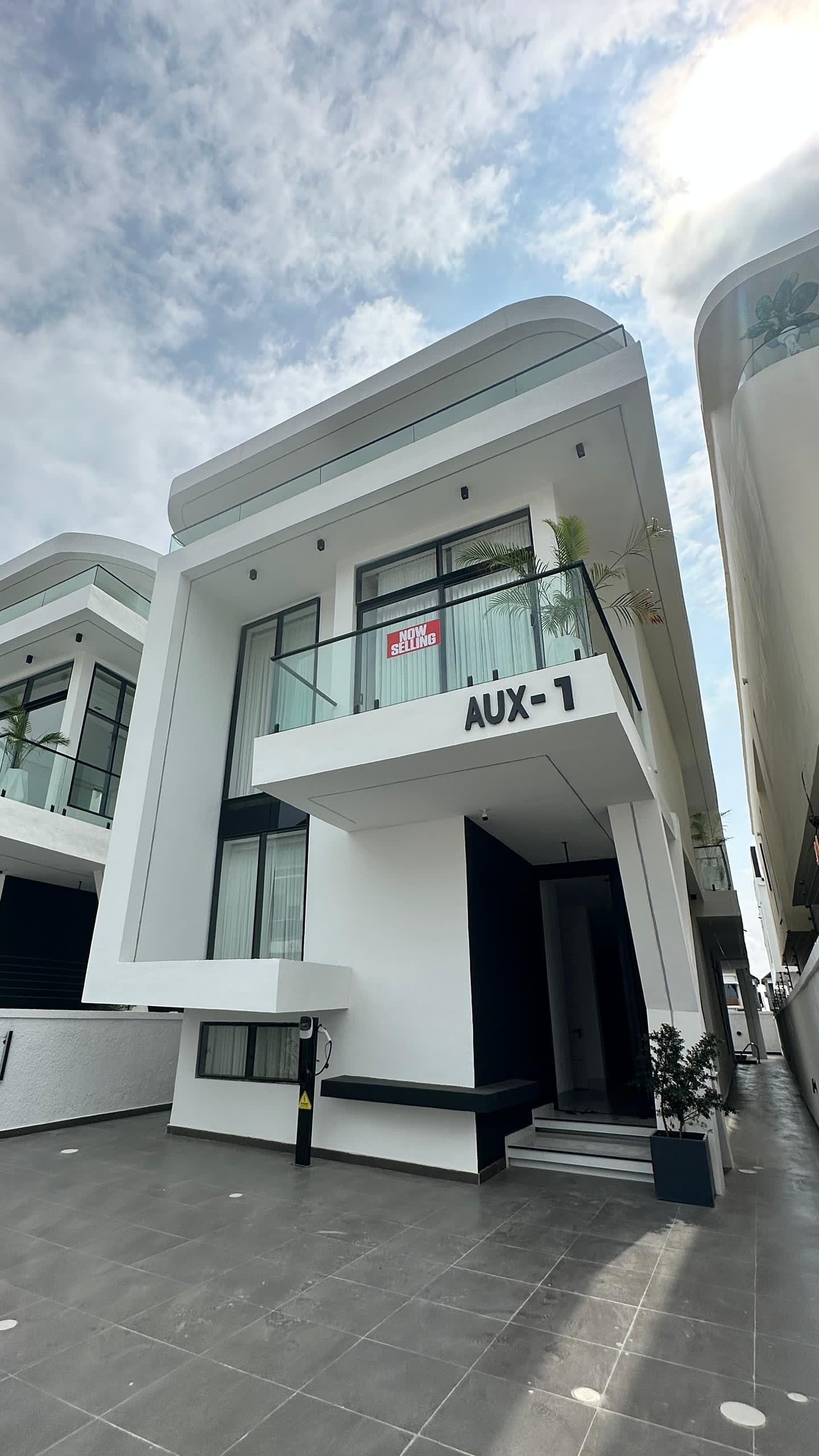 Luxury 5-Bedroom Detached Duplex with Pool & EV Charging Port – Orchid Road, Lekki | ₦470M - Property in Orchid Lekki